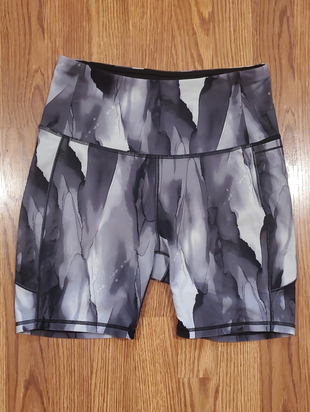 Calia Carrie Underwood Bike Shorts Black And Gray Marbeled
